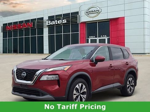 Used 2023 Nissan Rogue SV FWD image 2