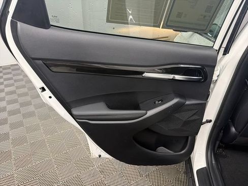 Certified 2024 Kia Seltos S FWD image 12