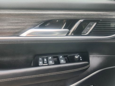 Used 2024 Jeep Wagoneer Series II w/ Flexible Seating Group image 9