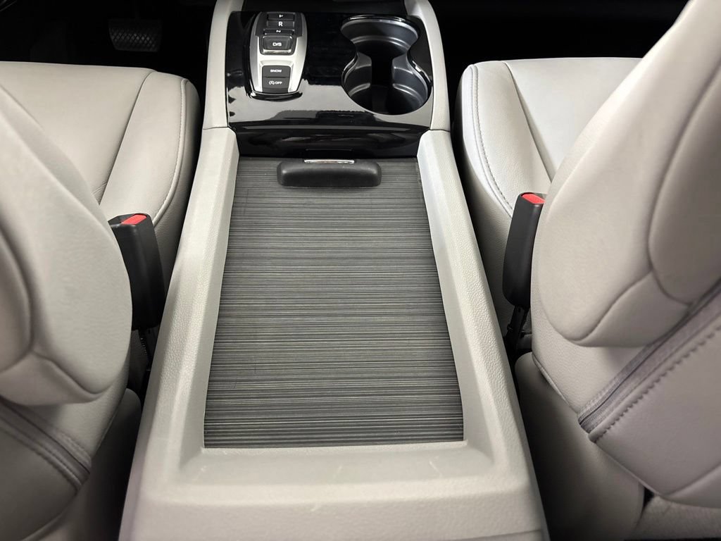 Used 2017 Honda Pilot Touring image 26