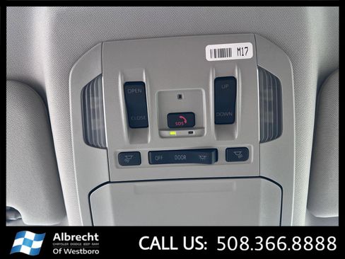 Used 2025 Toyota Highlander XLE image 30