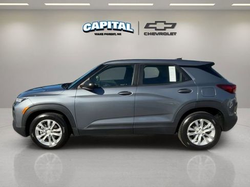 Used 2022 Chevrolet TrailBlazer LS image 2