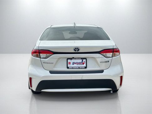 Used 2021 Toyota Corolla LE image 6