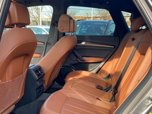 Used 2023 Audi Q5 2.0T Premium w/ Convenience Package image 17