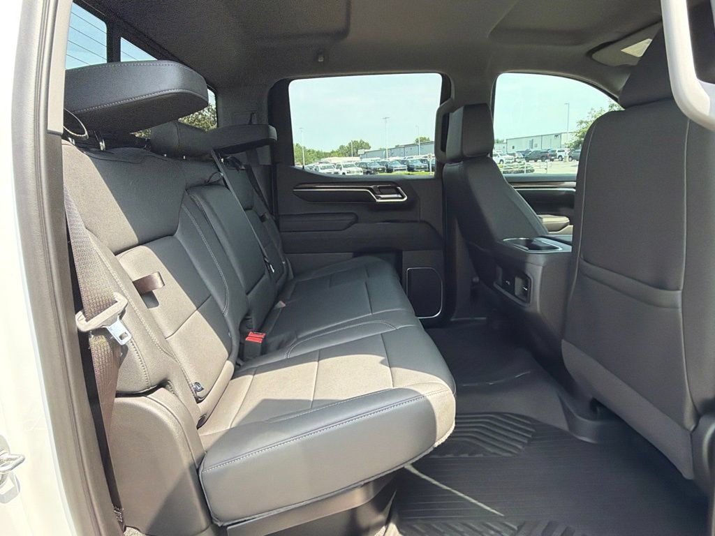 Used 2023 Chevrolet Silverado 1500 LT Trail Boss w/ Convenience Package II AWD/4WD image 32