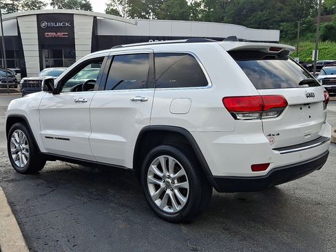 Used 2017 Jeep Grand Cherokee Limited AWD/4WD image 4