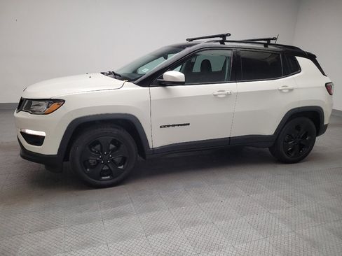 Used 2018 Jeep Compass Latitude w/ Popular Equipment Group FWD image 2