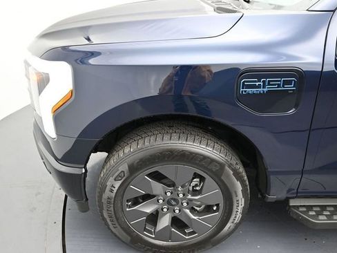 Used 2024 Ford F150 Lightning Lariat image 9