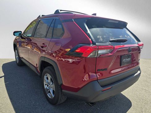 Used 2025 Toyota RAV4 XLE w/ Convenience Package image 5