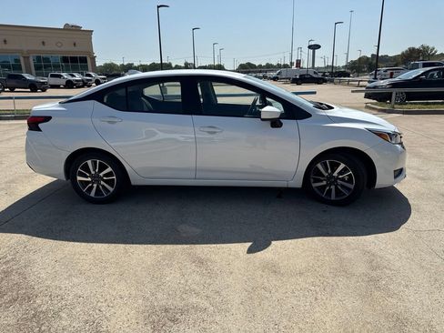 Used 2023 Nissan Versa SV FWD image 17