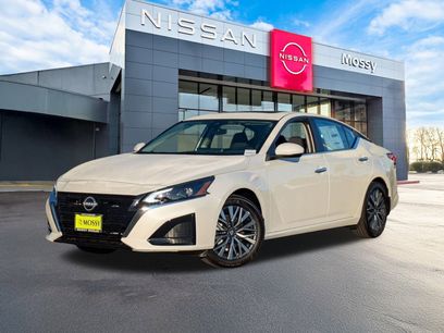 New 2025 Nissan Altima 2.5 SV w/ SV Premium Package