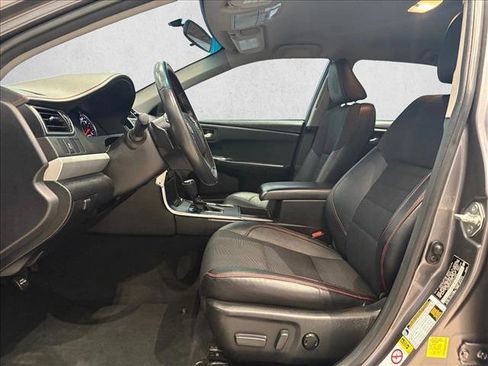 Used 2017 Toyota Camry SE image 17