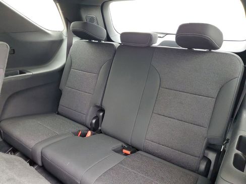 Used 2024 Chevrolet Traverse LS FWD image 12