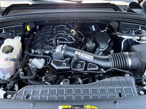 Used 2023 Jeep Grand Cherokee Altitude AWD/4WD image 23