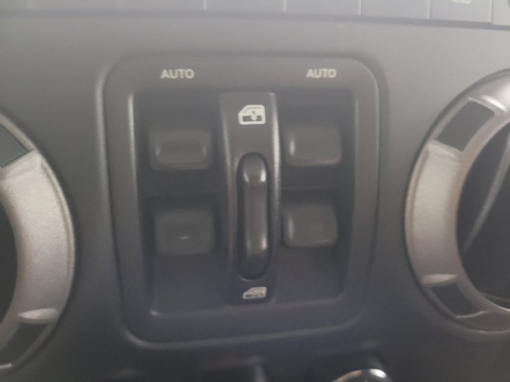 Used 2017 Jeep Wrangler Unlimited Sport w/ Quick Order Package 24S AWD/4WD image 27