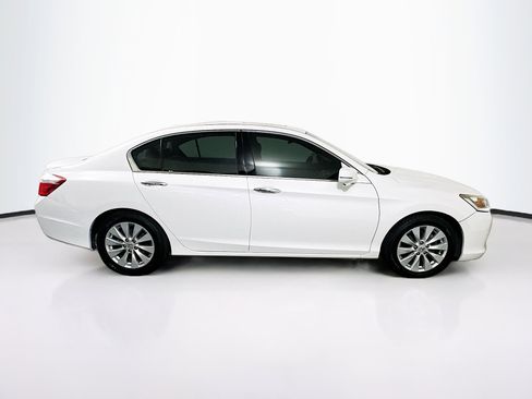 Used 2015 Honda Accord Touring image 10