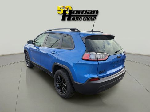 Used 2023 Jeep Cherokee Altitude Lux image 3