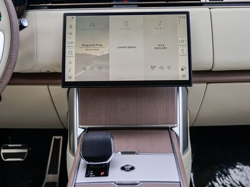 New 2026 Land Rover Range Rover SE AWD/4WD image 13
