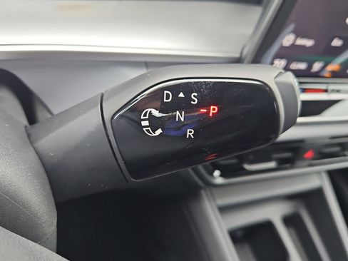 New 2026 Volkswagen Tiguan SE R-Line AWD/4WD image 17