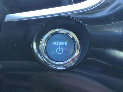 Certified 2018 Toyota Prius Four Touring FWD image 27