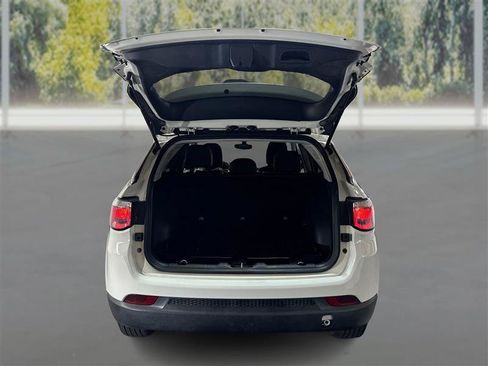 Used 2020 Jeep Compass Latitude AWD/4WD image 13