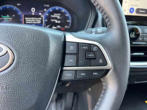 Used 2024 Toyota Grand Highlander Limited image 17