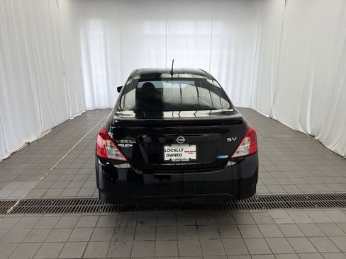 Used 2016 Nissan Versa SV w/ SV Tech Package FWD image 6