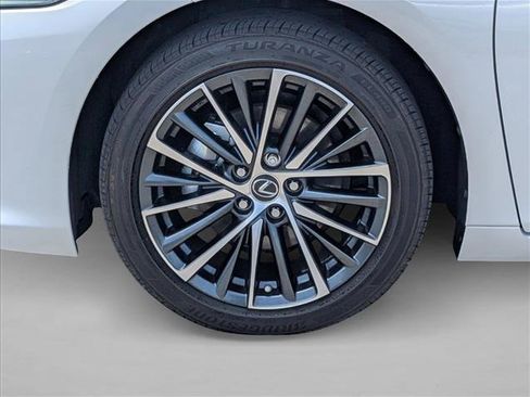 Used 2025 Lexus ES 300h w/ Premium Package FWD image 24