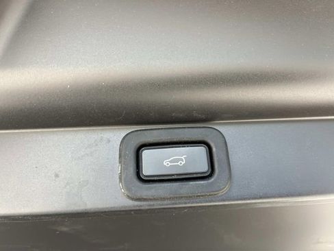 Used 2023 Land Rover Range Rover SE AWD/4WD image 13