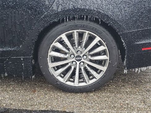 Used 2017 Lincoln MKZ Premiere image 31