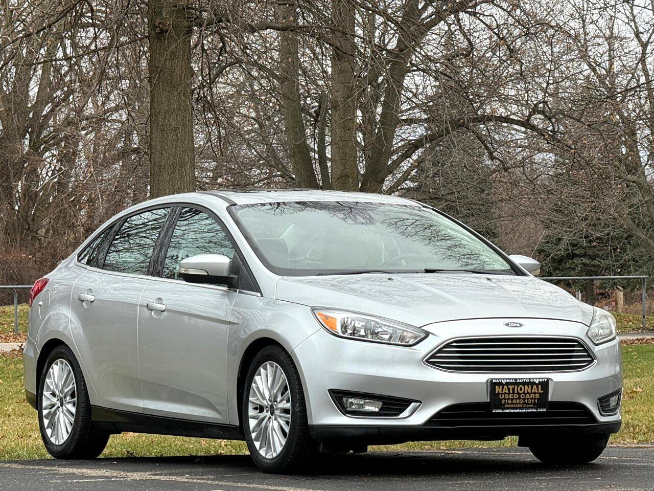 Used 2016 Ford Focus Titanium w/ Titanium Technology Package FWD image 3