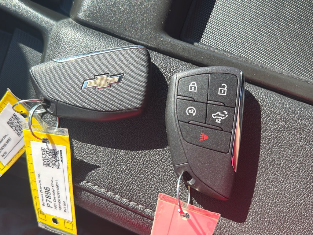 Certified 2025 Chevrolet Silverado 1500 LT AWD/4WD image 25