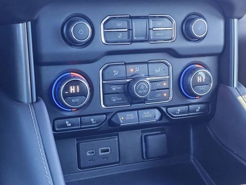 Used 2021 Chevrolet Tahoe Z71 image 22