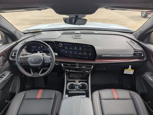 New 2026 Chevrolet Traverse RS w/ LPO, Floor Liner Package image 17