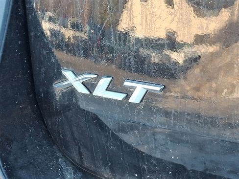 Used 2021 Ford Explorer XLT w/ Equipment Group 202A image 9