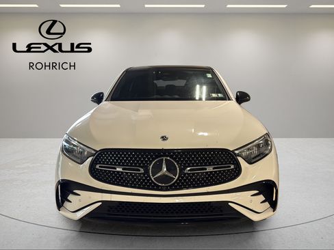 Used 2024 Mercedes-Benz GLC 300 4MATIC image 2