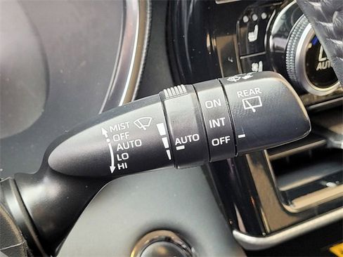 Used 2023 Toyota Highlander Platinum image 31