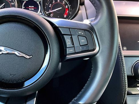 Used 2020 Jaguar F-TYPE P300 image 19