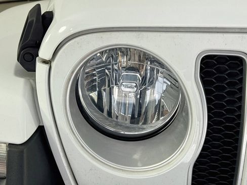 Used 2019 Jeep Wrangler Unlimited Sahara AWD/4WD image 36