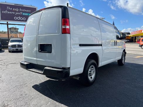 Used 2021 Chevrolet Express 2500 w/ Driver Convenience Package image 5