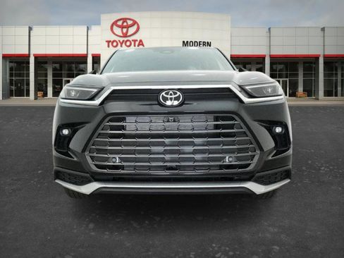New 2026 Toyota Grand Highlander AWD Hybrid image 2