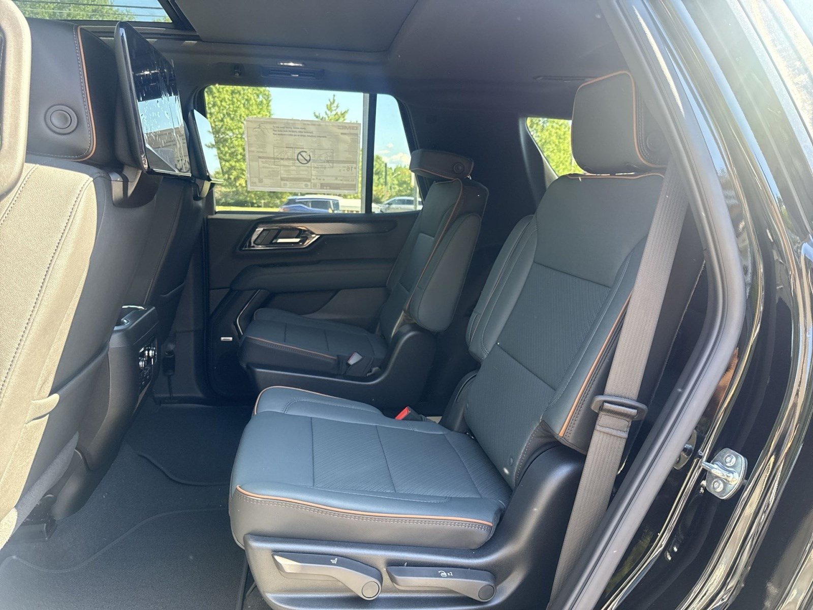 New 2026 GMC Yukon AT4 w/ AT4 Premium Plus Package AWD/4WD image 19