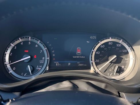 Used 2022 Toyota Highlander XLE image 30