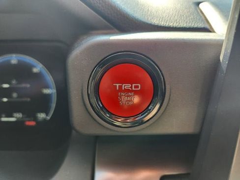 Used 2024 Toyota Tacoma TRD Sport AWD/4WD image 31