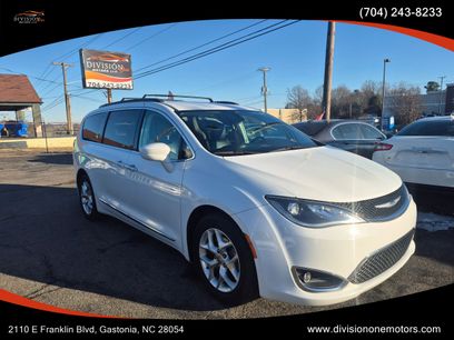 Used 2017 Chrysler Pacifica Touring-L w/ Tire & Wheel Group