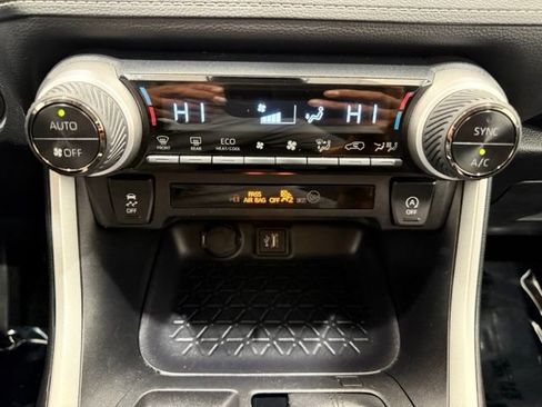 Used 2024 Toyota RAV4 XLE FWD image 34