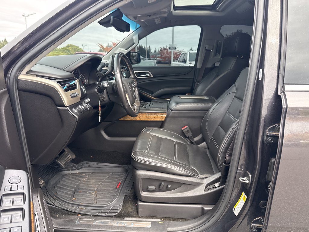 Used 2016 GMC Yukon Denali w/ Open Road Package AWD/4WD image 4