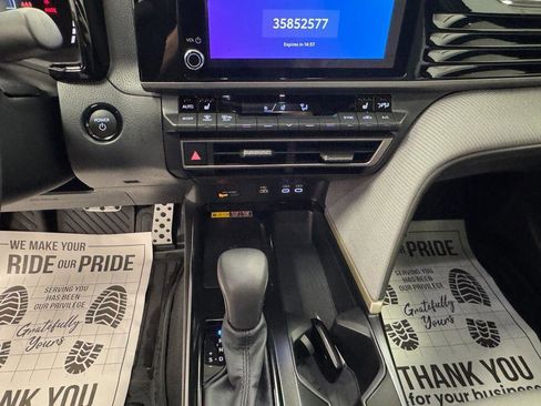 Used 2026 Toyota Camry SE w/ Convenience Package image 8