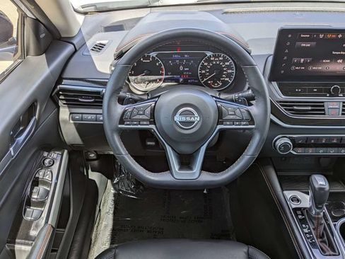 Used 2024 Nissan Altima 2.5 SR w/ SR Premium Package FWD image 15