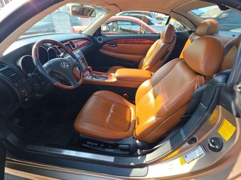 Used 2005 Lexus SC 430 Convertible w/ Preferred Accessory Pkg RWD image 7